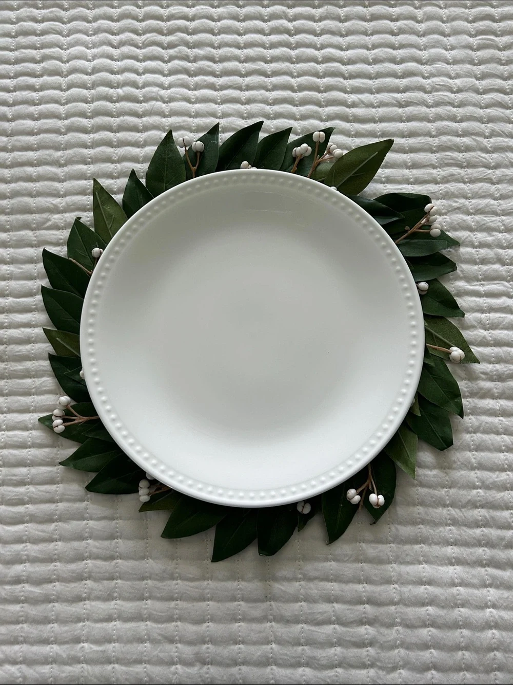 Pottery Barn Leafy Plate Chargers, Set of 4 (Set A)